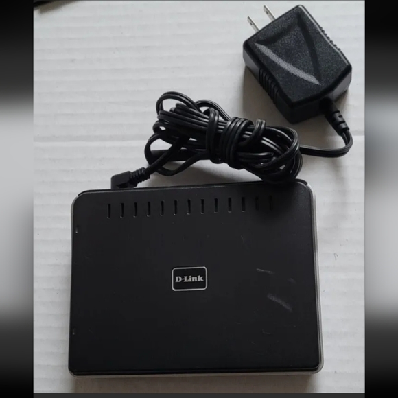 D-Link G WBR-2310 108 Mbps 4-Port 10/100 Wireless G Router - Picture 2 of 11